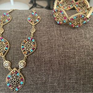 Beautiful custom jewelry worn once. Matching set necklace and bracelet